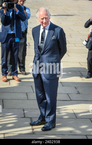 Londres, Royaume-Uni. 9 septembre 2022. Le roi Charles III arrive au Palais de Buckingham, Londres après avoir voyagé de Balmoral après la mort de la reine Elizabeth II jeudi. Date de la photo: Vendredi 9 septembre 2022. Le crédit photo devrait se lire: Matt Crossick/Empics/Alamy Live News Banque D'Images