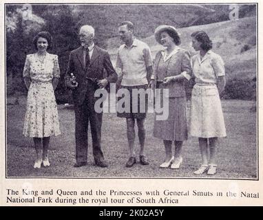 Roi George VI princesses père et reine mère, princesse Elizabeth, princesse Margaret, général Smuts lors de la tournée royale de 1947 en Afrique du Sud février 1952 journal archive photo coupure Londres Angleterre Royaume-Uni Banque D'Images