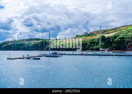 Port de plaisance de Tarbert sur l'île de Harris dans les îles occidentales d'Écosse. Banque D'Images