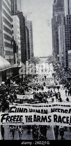 Manifestation anti-guerre à New York. ÉTATS-UNIS 1983 Banque D'Images