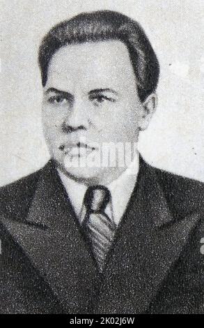 Nikolai Alekseevitch Voznesensky (1903 - 1950) planificateur économique soviétique qui a supervisé le fonctionnement du Gosplan pendant la guerre germano-soviétique. Protesge d'Andrei Zhdanov, Voznesensky a été nommé vice-premier ministre en mai 1940 à l'âge de trente-huit ans.[1] il a été directement impliqué dans le rétablissement de la production associée au mouvement de l'industrie vers l'est au début de la guerre. Son travail l'économie de l'URSS pendant la Seconde Guerre mondiale [2] est son récit de ces années.&#13;&#10;&#13;&#10;après la guerre, cependant, il a été persécuté pendant l'affaire Leningrad. Dans un procès secret, il a été reconnu coupable Banque D'Images