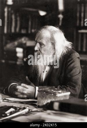 Dmitri Ivanovich Mendeleev (1834 - 1907) chimiste et inventeur russe. On se souviendra mieux de lui pour avoir formulé la Loi périodique et créé une version à long terme de la table périodique des éléments. Banque D'Images