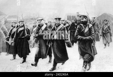 DES SOLDATS RUSSES MARCHENT sur le front russe de l'est pendant la première guerre mondiale. Banque D'Images