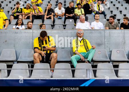 Dortmund, Allemagne. 06th, septembre 2022. Les fans de football de Dortmund ont été vus sur les tribunes lors du match de l'UEFA Champions League entre Dortmund et le FC Copenhagen au parc signal Iduna de Dortmund. (Crédit photo: Gonzales photo - Dejan Obretkovic). Banque D'Images