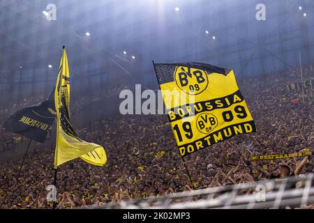 Dortmund, Allemagne. 06th, septembre 2022. Les fans de football de Dortmund ont été vus sur les tribunes lors du match de l'UEFA Champions League entre Dortmund et le FC Copenhagen au parc signal Iduna de Dortmund. (Crédit photo: Gonzales photo - Dejan Obretkovic). Banque D'Images