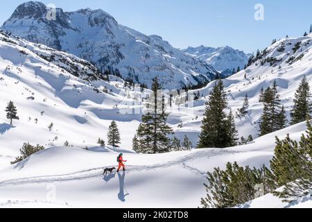 Raquettes sur l'Arlberg Banque D'Images