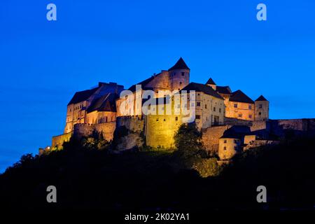 Allemagne, Bavière, haute-Bavière, Burghausen, château, château principal, le soir, illuminé Banque D'Images