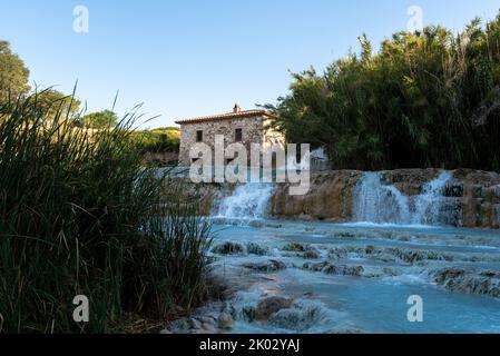 Terme di Saturnia, Cascate del Molino, cascade, source thermale, eau thermale sulfureuse, Saturnia, province de Grosseto, Toscane, Italie Banque D'Images