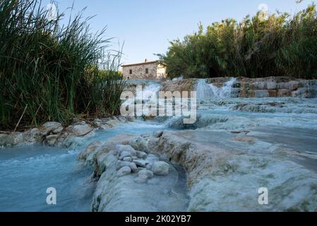 Terme di Saturnia, Cascate del Molino, cascade, source thermale, eau thermale sulfureuse, Saturnia, province de Grosseto, Toscane, Italie Banque D'Images