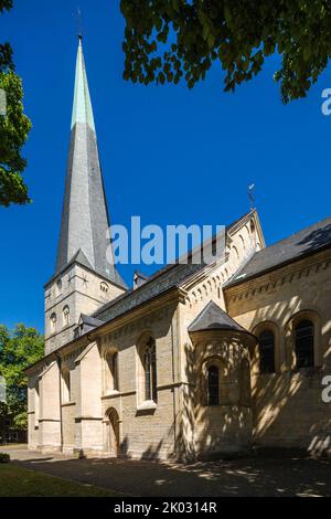 Allemagne, Billerbeck, Berkel, Baumberge, Muensterland, Westphalie, Rhénanie-du-Nord-Westphalie, église paroissiale catholique de Saint-Jean-Baptiste sur Johanniskirchplatz, église de Johannes, église de ville, ancienne église d'archevêché, Roman, gothique Banque D'Images