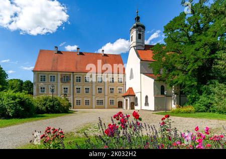 L'ancienne abbaye impériale de Gutenzell était un monastère cistercien impérial fondé en 1237 sur la rivière Rot dans la communauté actuelle de Gutenzell-Hürbel dans le quartier swabien supérieur de Biberach. Banque D'Images