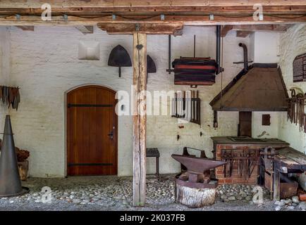 Forge historique dans le château de Grünwald, près de Munich, haute-Bavière, Bavière, Allemagne, Europe Banque D'Images