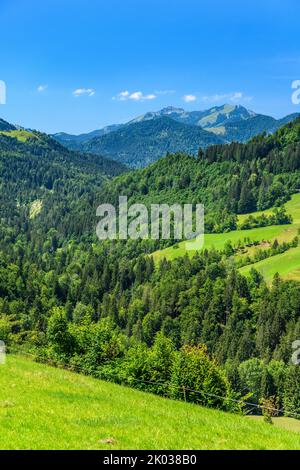 Allemagne, Bavière, Comté de Rosenheim, Oberaudorf, Zimmerau, Vue sur Wendelstein Banque D'Images