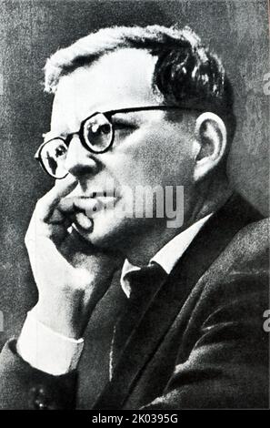 Dmitri Dmitriyevich Shostakovich (1906 - 1975) compositeur et pianiste soviétique. Il est considéré comme l'un des plus grands compositeurs du 20th siècle, avec une langue harmonique unique et une importance historique due à ses années de travail sous Staline. Banque D'Images