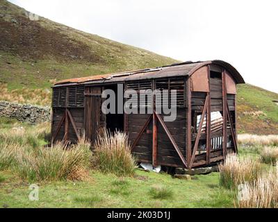 Hutte de bergers abandonnée à Birkdale Common, parc national des Yorkshire Dales, Angleterre Banque D'Images