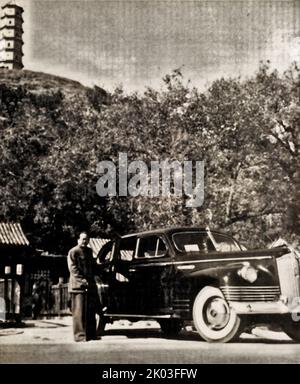 Ben Rishi avec la voiture 'Gies 150' a été présenté par Staline en 1949. REN Bishi était un chef militaire et politique au début du Parti communiste chinois. Au début de 1930s, Banque D'Images