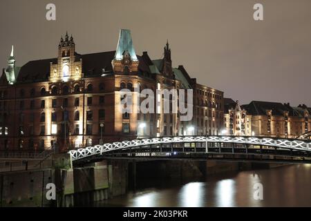 Hambourg Allemagne - Panorama du port la nuit Banque D'Images
