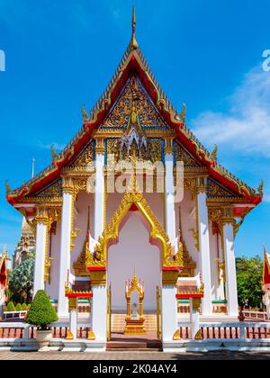 Vue détaillée de la pagode du plus grand temple bouddhiste de Phuket, Wat Chalong Banque D'Images