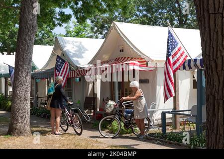 Quartier historique de tentes d'été méthodiste Camp d'Ocean Grove, sur la rive du New Jersey. Banque D'Images