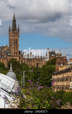 Vue sur l'université de Glasgow en été Banque D'Images