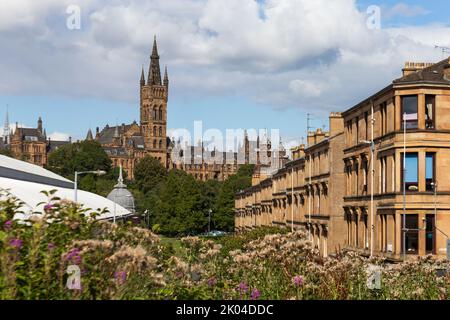 Vue sur l'université de Glasgow en été Banque D'Images