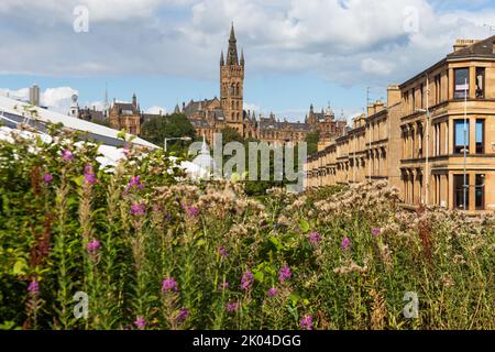 Vue sur l'université de Glasgow en été Banque D'Images