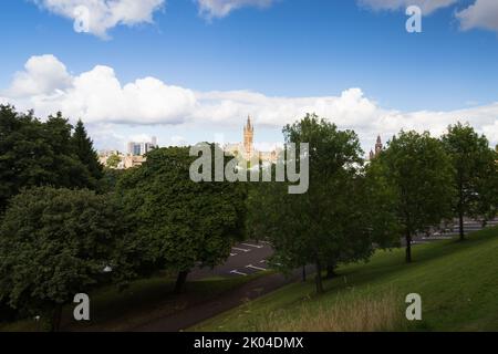 Vue sur l'université de Glasgow en été Banque D'Images