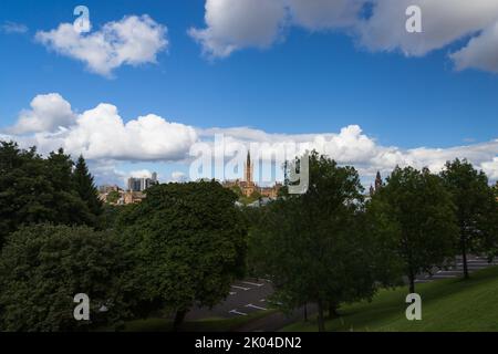 Vue sur l'université de Glasgow en été Banque D'Images