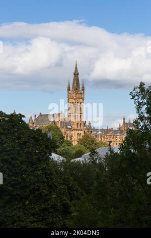 Vue sur l'université de Glasgow en été Banque D'Images