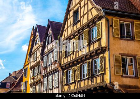 Maisons médiévales colorées à pans de bois sur la Grand rue, Colmar, France Banque D'Images