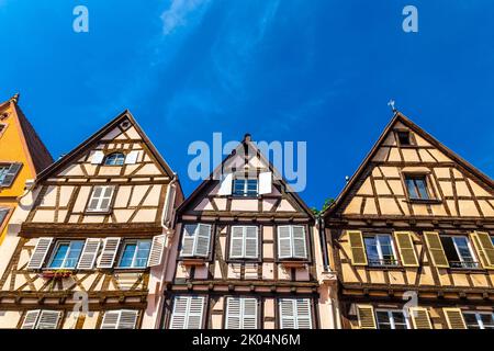 Maisons médiévales colorées à pans de bois sur la Grand rue, Colmar, France Banque D'Images