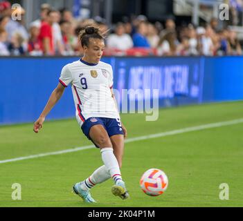 Washington, DC - 6 septembre,2022: USWNT Forward Mallory Pugh (9) joue sur le ballon de football. (Tavan Smith) Banque D'Images