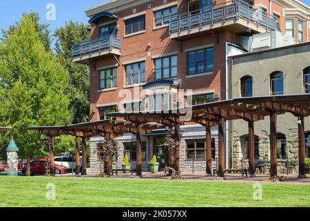 Bellingham, WA, Etats-Unis - 30 août 2022; Livres de village à Fairhaven Village Green à Bellingham Banque D'Images