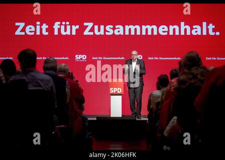 Brême, Allemagne. 10th septembre 2022. Andreas Bovenschulte (SPD), maire de Brême, prend la parole à la conférence du parti d'État. Neuf mois avant les élections de Brême, le SPD élit son premier candidat. Pour les sociaux-démocrates, le maire Bovenschulte doit défendre le pouvoir du gouvernement sur 14 mai 2023. Credit: Sina Schuldt/dpa/Alay Live News Banque D'Images