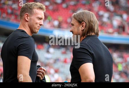 Entraîneur Julian Nagelsmann de Bayern Muenchen und entraîneur Daniel Farke de Borussia Moenchengladbach FC Bayern MŸnchen - Borussia Mšnchengladbach 27.8.2022 Fussball 1 . Bundesliga saison 2022 / 2023 © diebilderwelt / Alamy stock Banque D'Images