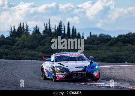 48 CASALONGA Mathieu, GPA Racing Aston Martin Vantage AMR GT4, actionpendant la ronde 5th du Championnat de France FFSA GT 2022, de 11 septembre à 13 sur le circuit de Lédenon à Lédenon, France - photo Marc de Mattia / DPPI Banque D'Images