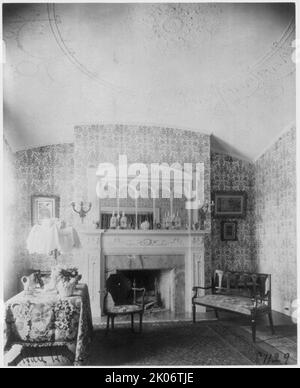 Intérieurs ornés de Chandler Hale House, 1001 16th St., N.W., Washington, D.C., montrant piano, cheminées, et placard de chine, C1900. Banque D'Images