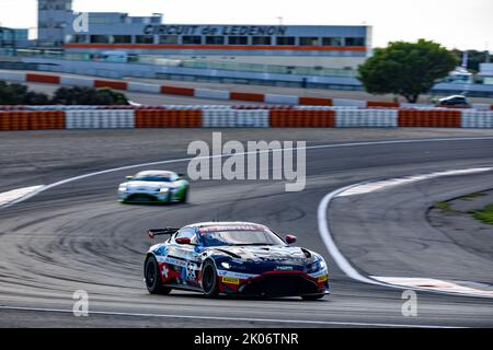 92 PERISSOUTTI Sandro, BASSO Ronald, course Spirit of Leman, Aston Martin Vantage AMR GT4, action pendant la ronde 5th du Championnat de France FFSA GT 2022, de 11 septembre à 13 sur le circuit de Lédenon à Lédenon, France - photo Marc de Mattia / DPPI Banque D'Images