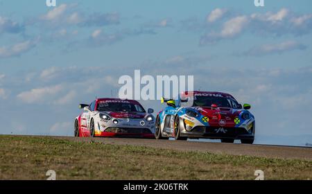38 BELTOISE Vincent, LEMAITRE Yves, course de Mirage, Alpine A110 GT4, action pendant la ronde 5th du Championnat de France FFSA GT 2022, de 11 septembre à 13 sur le circuit de Lédenon à Lédenon, France - photo Marc de Mattia / DPPI Banque D'Images