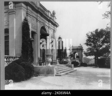 « Whitemarsh Hall », Edward Townsend Stotesbury House, Wyndmoor, Pennsylvanie, 1922 ou 1923. Architecture de la maison: Horace Trumbauer, achevée en 1922. Paysage de la terrasse: Jacques-Auguste-Henri GRE&#XB4;ber. Banque D'Images