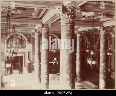 Willard Hotel, entre 1890 et 1950. Photographie montrant le plafond du hall de l'hôtel Willard à Washington, D.C. titre de l'article. Banque D'Images