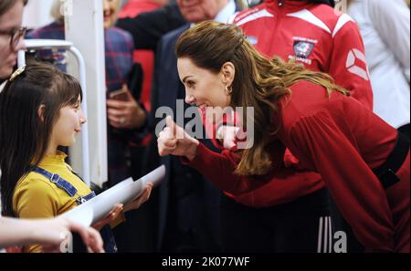 HRH The Prince and Princess of Wales à Port Talbot, pays de Galles, Royaume-Uni, à Bulldogs Boxing & Community Activities et au Port Talbot amateur Boxing club Banque D'Images