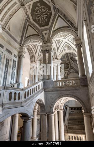 Intérieur de l’ancien monastère de San Nicolò l’Arena, Catane, Sicile. Il est maintenant occupé par le Département des sciences humaines de l'Université Banque D'Images