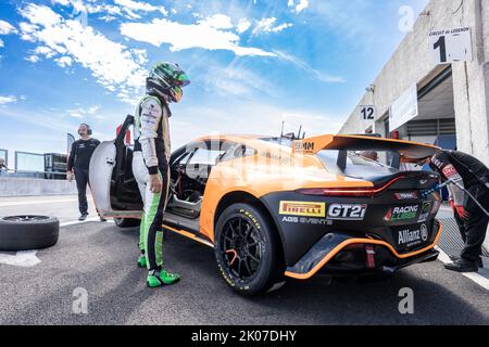 161 CARRIERE Christophe, DUMAINE Dider, AGS Event, Aston Martin Vantage AMR GT4, action pendant la ronde 5th du Championnat de France FFSA GT 2022, de 11 septembre à 13 sur le circuit de Lédenon à Lédenon, France - photo Marc de Mattia / DPPI Banque D'Images