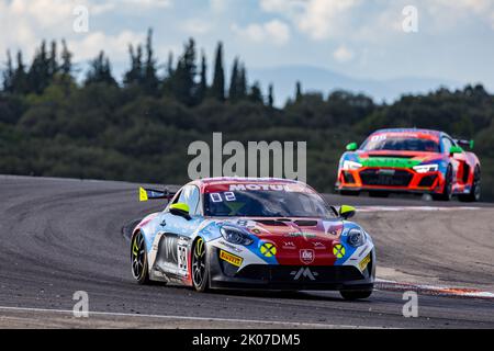 38 BELTOISE Vincent, LEMAITRE Yves, course de Mirage, Alpine A110 GT4, action pendant la ronde 5th du Championnat de France FFSA GT 2022, de 11 septembre à 13 sur le circuit de Lédenon à Lédenon, France - photo Marc de Mattia / DPPI Banque D'Images