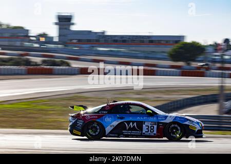 38 BELTOISE Vincent, LEMAITRE Yves, course de Mirage, Alpine A110 GT4, action pendant la ronde 5th du Championnat de France FFSA GT 2022, de 11 septembre à 13 sur le circuit de Lédenon à Lédenon, France - photo Marc de Mattia / DPPI Banque D'Images