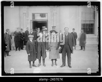 William Howard Taft et sa famille, entre 1910 et 1921. Président AMÉRICAIN avec les fils Robert et Charles, et la fille Helen. Banque D'Images
