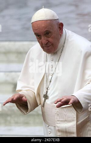 Rome, Italie. 10th juillet 2022. Italie, Rome, Vatican, 22/9/10 .le pape François assiste au Congrès international des catéchistes à la salle Paul VI du Vatican. Photo par Alessia Giuliani/Catholic Press photo Credit: Independent photo Agency/Alay Live News Banque D'Images