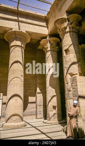 Hall des colonnes, temple d'Isis, garde, complexe du temple de Philae, Assouan, Égypte Banque D'Images