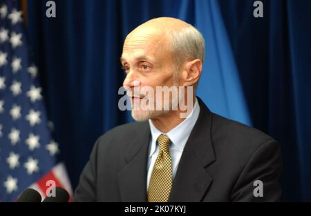 Conférence de presse conjointe HUD-sécurité intérieure conduite par le secrétaire du HUD Alphonso Jackson et le secrétaire du département de la sécurité intérieure Michael Chertoff. Banque D'Images